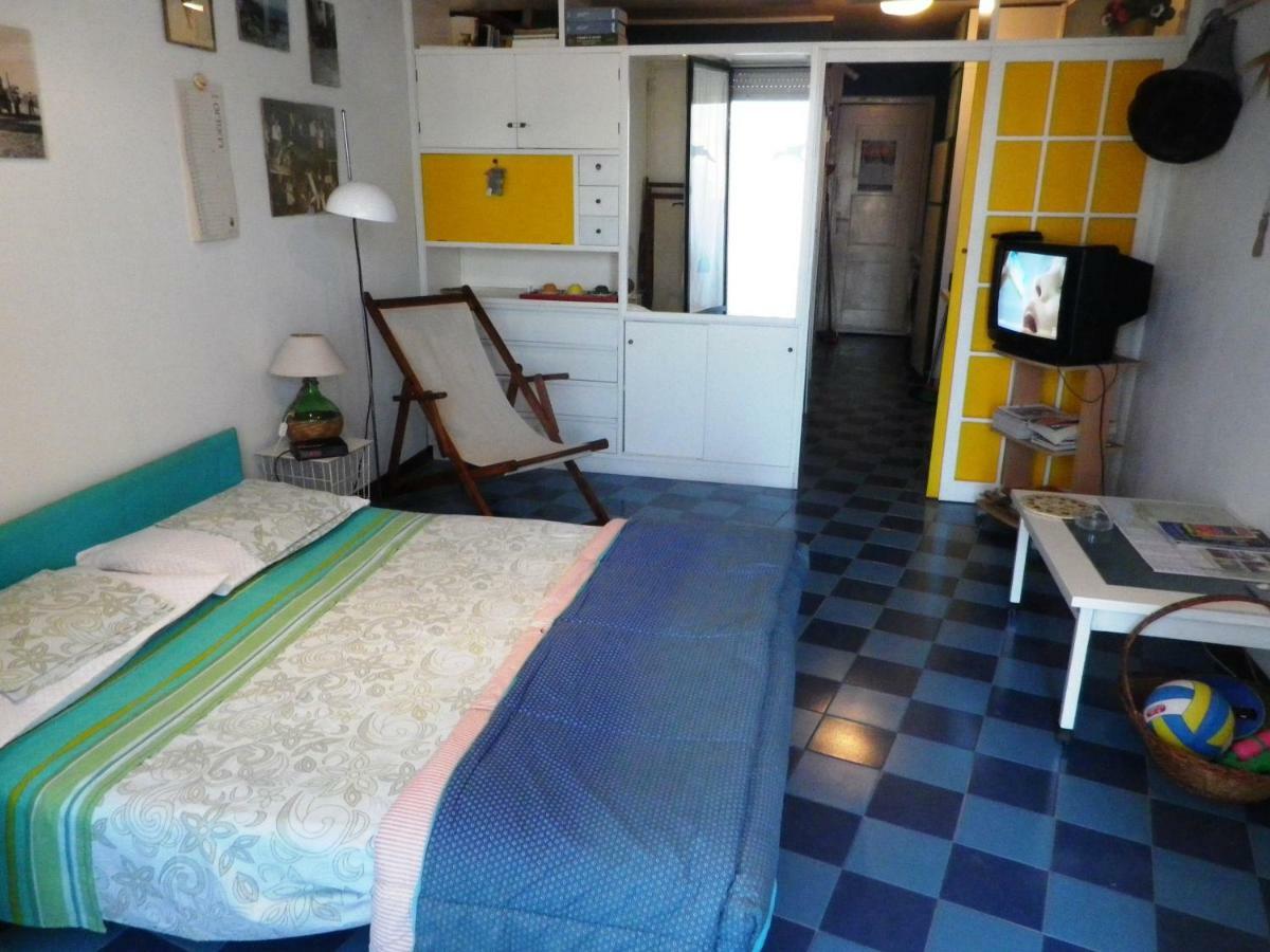 pietre nere Aparthotel Giardini Naxos Exterior foto